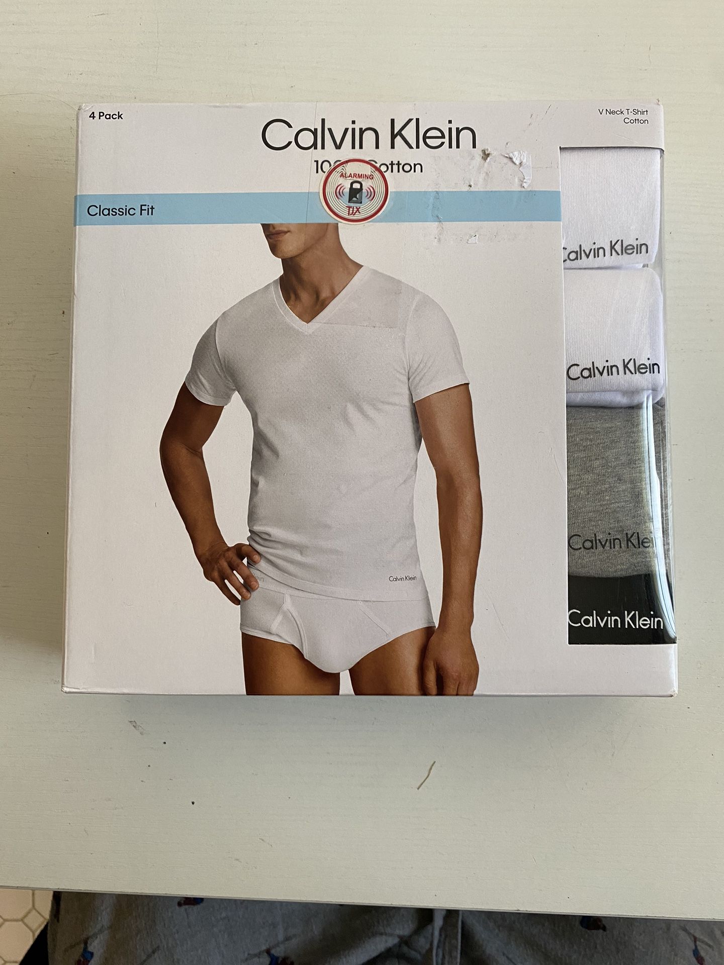 Calvin Klein Mens Large Classic Fit V Neck 4 Pack T-Shirts 100% Cotton Brand New (Retail $42.50)
