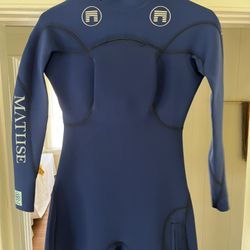 Wetsuit Woman’s Size 6
