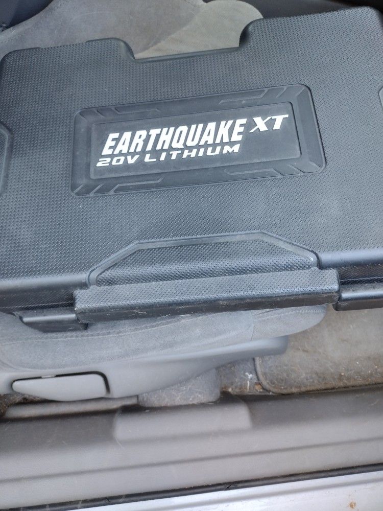 Earthquake 20v 1/2 Inch Impact Gun