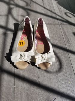 Girls flats