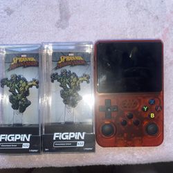 Game(boy) Master & 2 FIGPIN (Venomized groot)