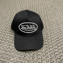 Von Dutch Black/White Embroidered hat