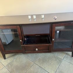 TV stand/ Entertainment Center