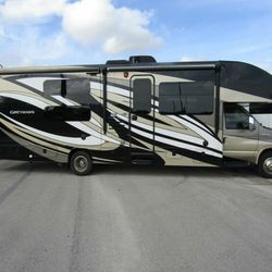 2019 JAYCO GREYHAWK 31FS FORD WITH ONLY 8K MILES! LOADED WITH OPTIONS LIKE BUNK/SOFA/QUEEN/CAB-OVER BEDS, COOKTOP, STOVE, REFRIGERATOR,MICROWAVE, BATH
