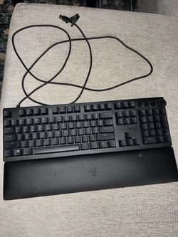 Razer Huntsman v2 keyboard