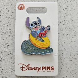 Stitch Aulani Exclusive Pin