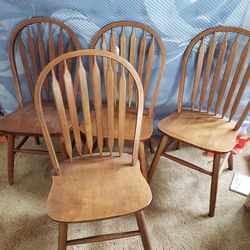 Set of 4 solid chairs