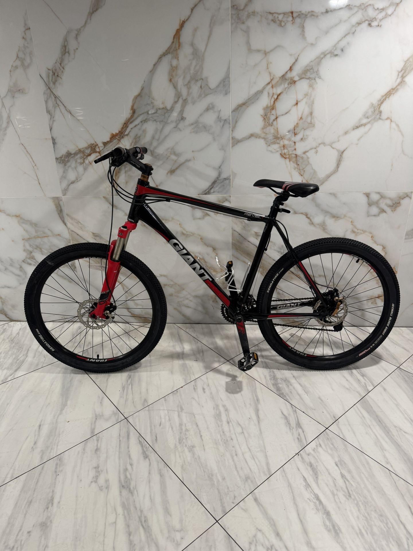 Giant Bike Size 26 Almost New Everything Good 24 Speed
