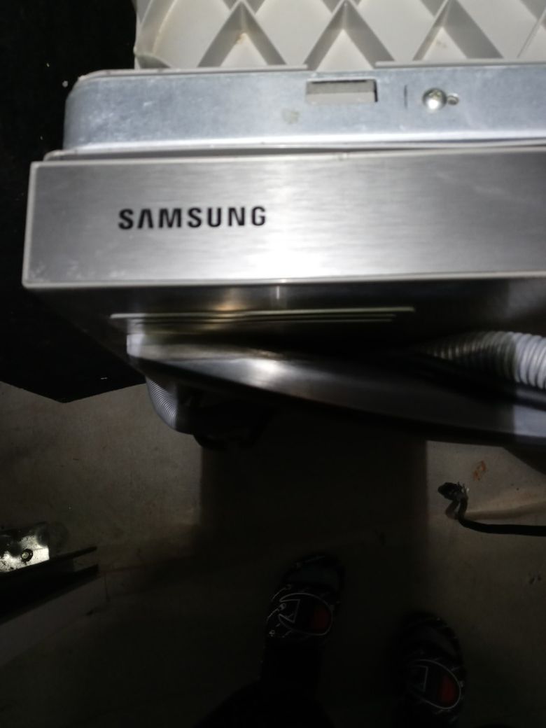 Never used Samsung Stainless Steal Dishwasher.