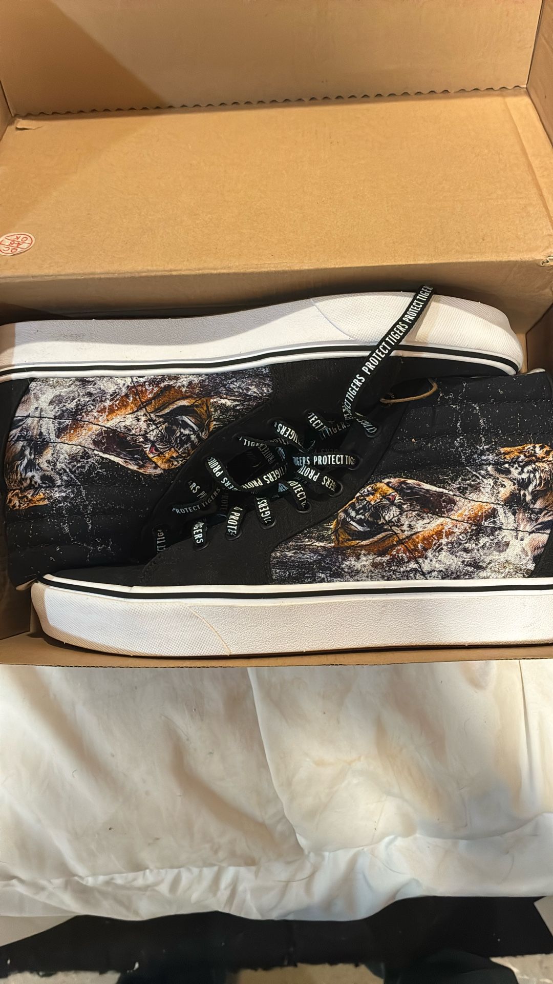 Vans men’s size 11 brand new in the box