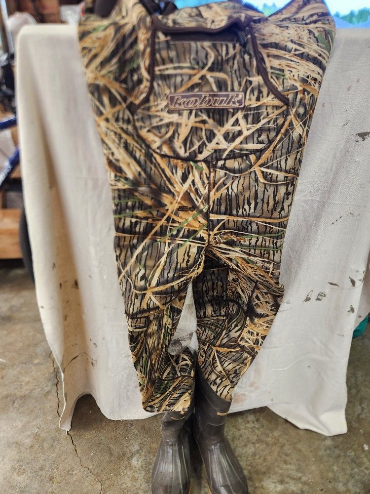 Kobuk Neoprene Wadders Sz 11