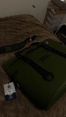 YETI Hopper Soft Cooler Bag Olive Green