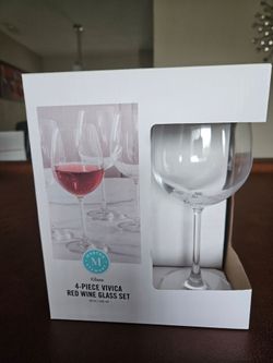 New set of 4 Martha Stewart 20oz Red Wine Glasses