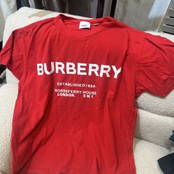 Burberry red t