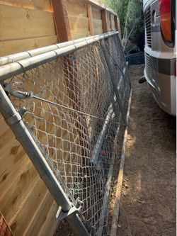 Fence gates