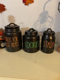 Rae Dunn canister set