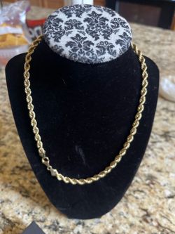Gold rope chain