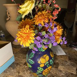 Dark Blue Vase With Beautiful Flowers Vase