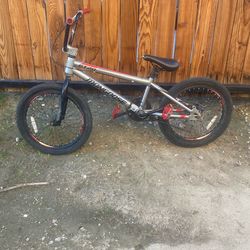 Mongoose Pump Truck Bike/BMX