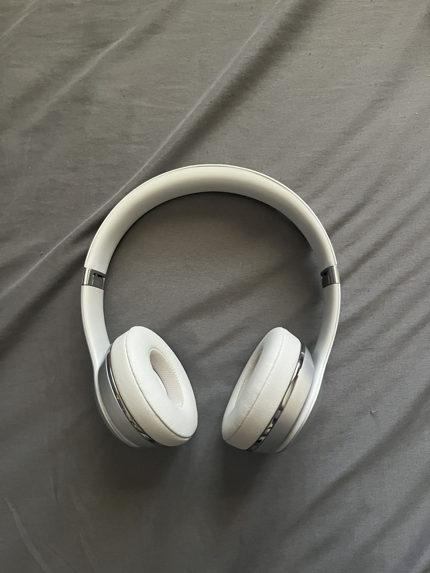 Beats solo 3 headphones wireless