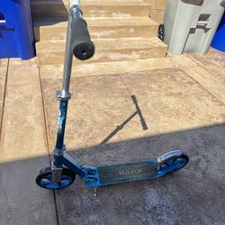 Razor A5 Lux Kick Scooter - Blue, Large 8" Wheels, Foldable, for Child, Teen, Adult up to 220 lbs