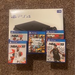 PS4 1TB - 3 CONTROLLERS, 5 GAMES