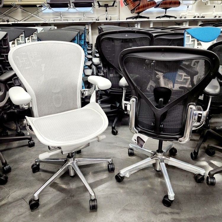 BRAND NEW!HERMAN MILLER REMASTERED AERON CHAIR SIZE B ONYX
