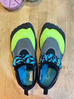 Unused newtz aqua shoes
