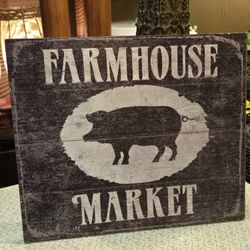 Decorative Farmhouse sign featuring a pig silhouette. 