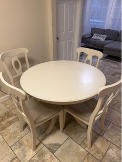 Dinner table/ Comedor