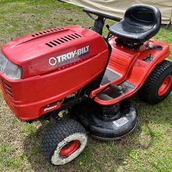 Troy Bilt 17.5HP Briggs Engine 42” Lawn Tractor