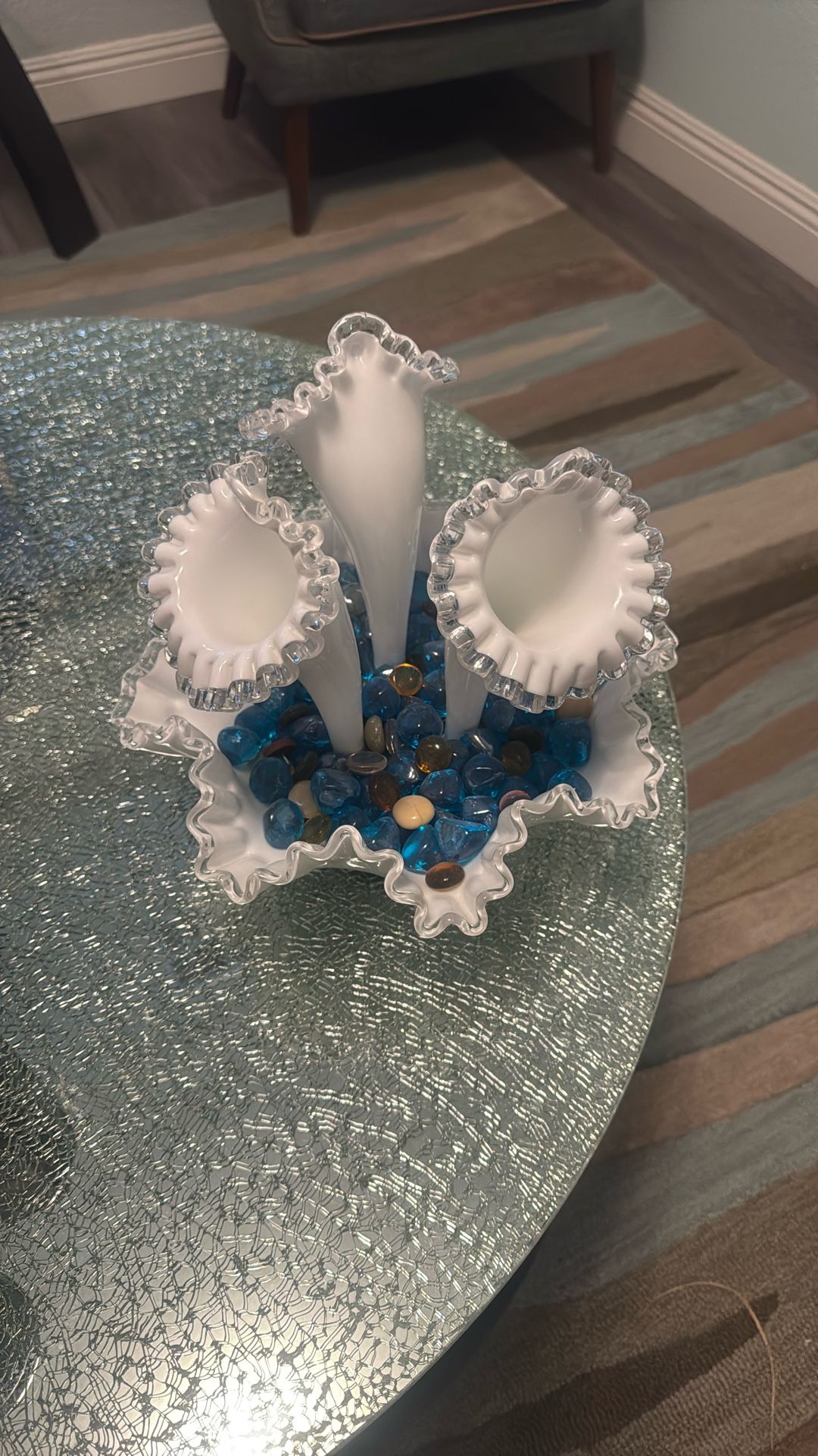 MILK GLASS  Vase \ Flower holder 