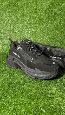 Balenci Triple S Men’s Size 9 & 9.5 Men’s Shoes