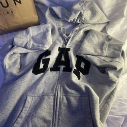 Gap hoodie in heather gray