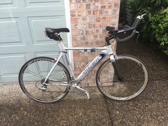 Trek Equinox Tri Bike/like new condition