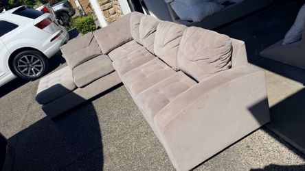 Sectional Couch sofá (Free delivery)🚚