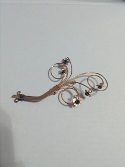 Vintage wire brooch