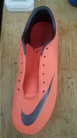 Soccer cleats