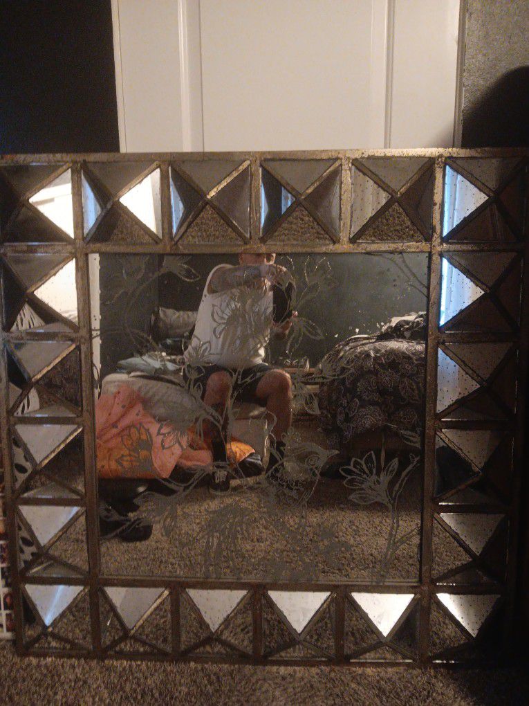 LARGE EXPENSIVE BEAUTIFUL MIRROR CHEAP 