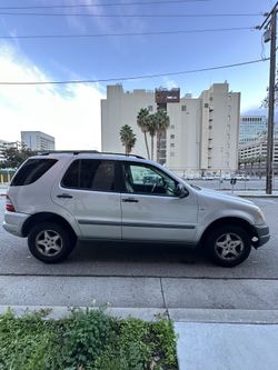 2000 Mercedes-Benz M-Class