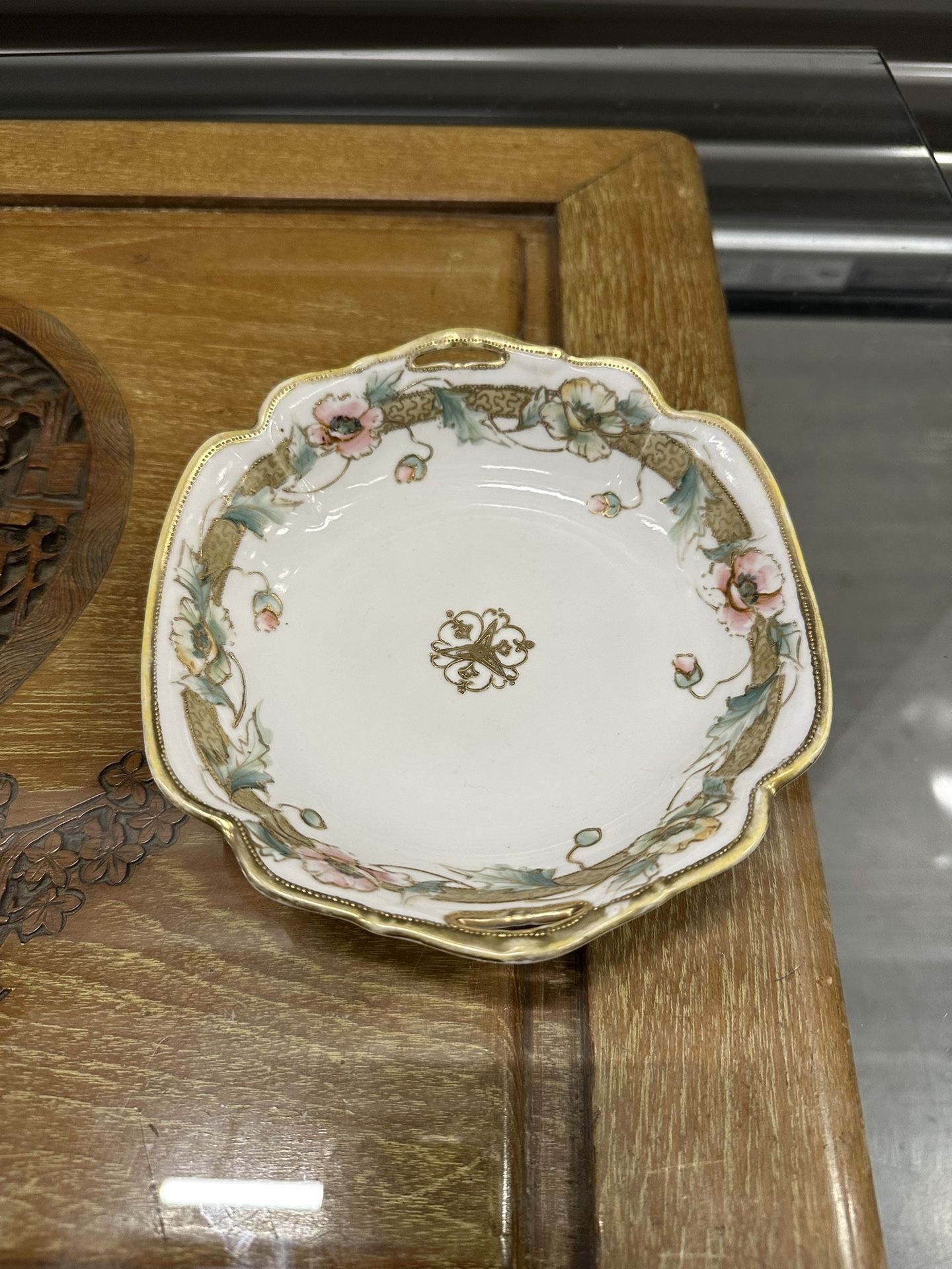 Antique hand painted Nippon bowl or candy dish w/ clover leaf, gold moriage 1920y