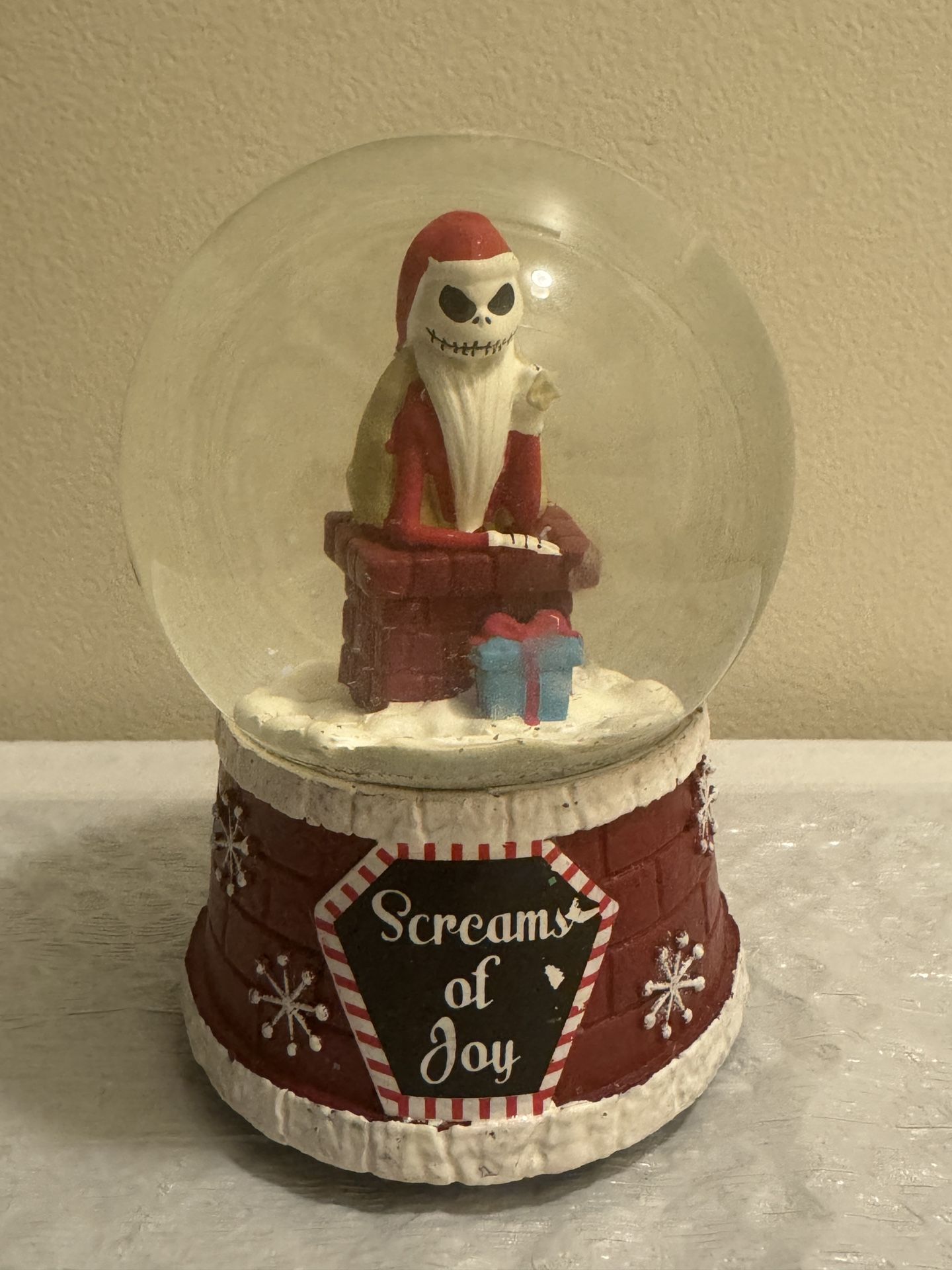 Nightmare before Christmas Snow globe Jack As Santa Chimney 2021 Screams Of Joy