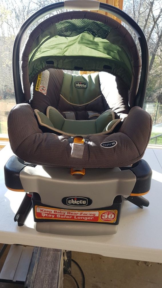 Chicco keyfit 30 car seat with base