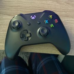 Black Xbox Controller 