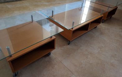 Coffee table with 2 end tables