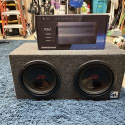 Dual 10” Alpine Type R Subwoofer / 1500 Audio Control Amp