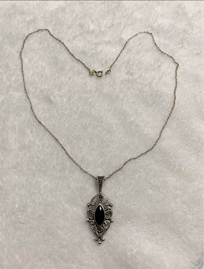925 Sterling Silver Marcasite and Black Onyx Pendant Necklace