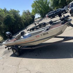 Bass Tracker 1982 60 Horse 
