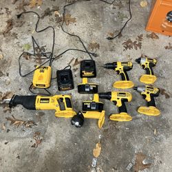 Dewalt 2 Drills, 2 Screw Guns, Sawsall, Flashlight, 2 Batteries & 3 Chargers, 