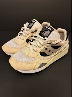 Saucony shadow 6000 running shoe .